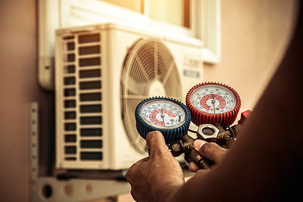 Professional Ac Installation technician working in Shepherd, TX